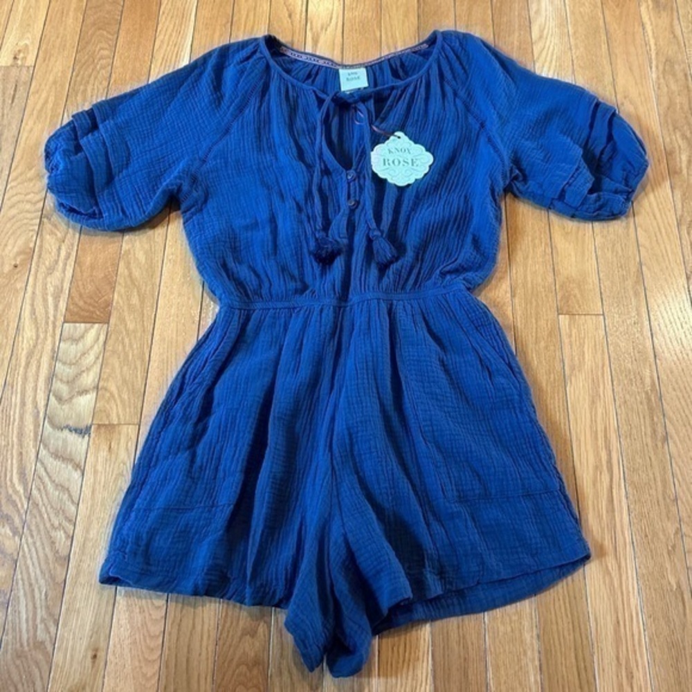 New NWT Knox Rose Navy Blue Short Sleeve Bohemian V-Neck Romper Women's Small